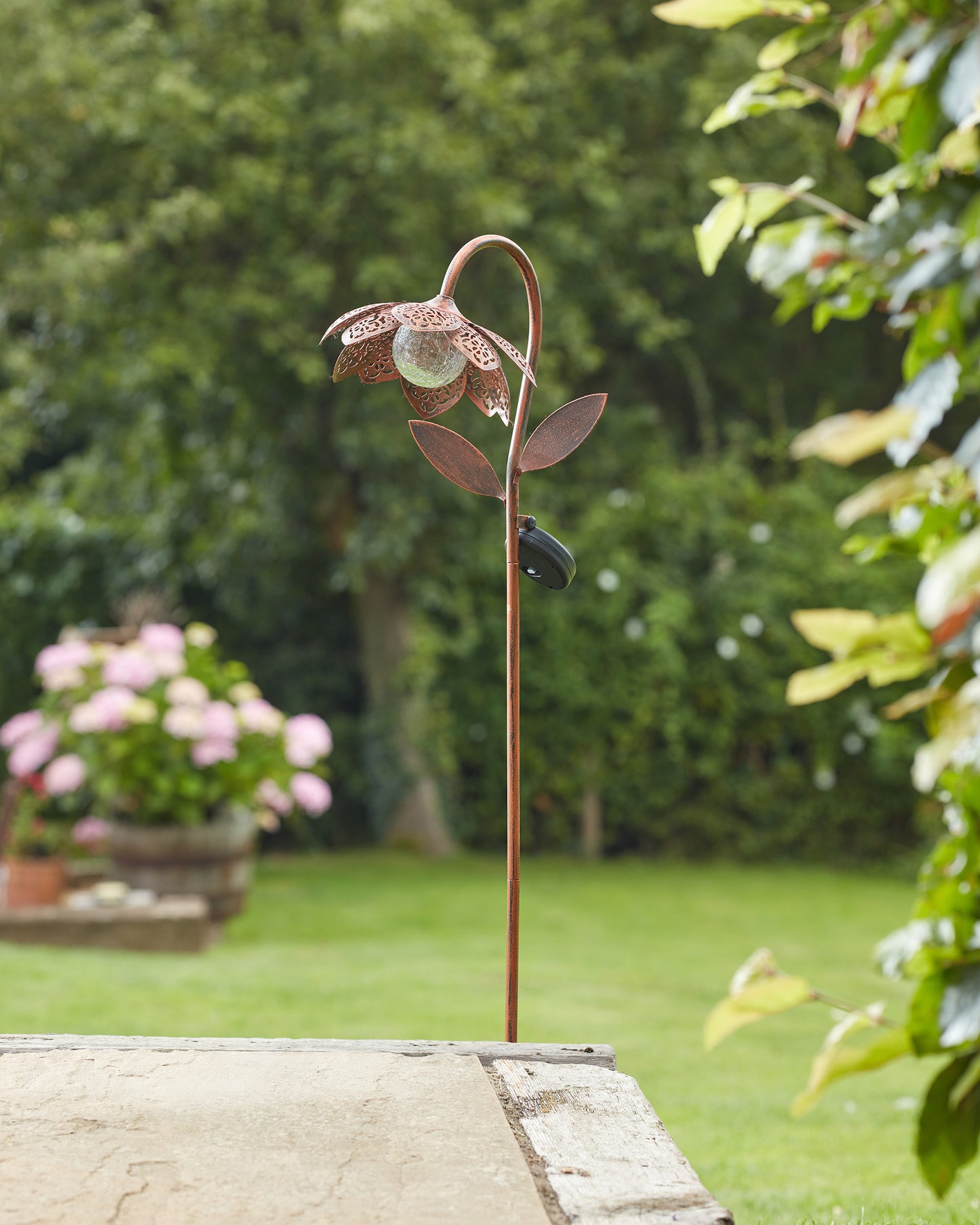 Damasque Solar Bloom Stake Light