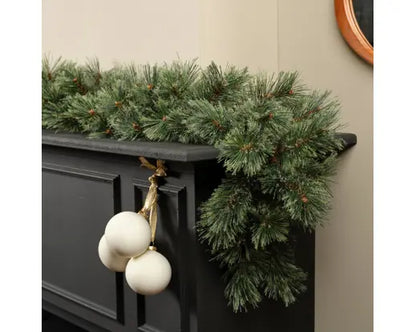 Cashmere garland indoor
